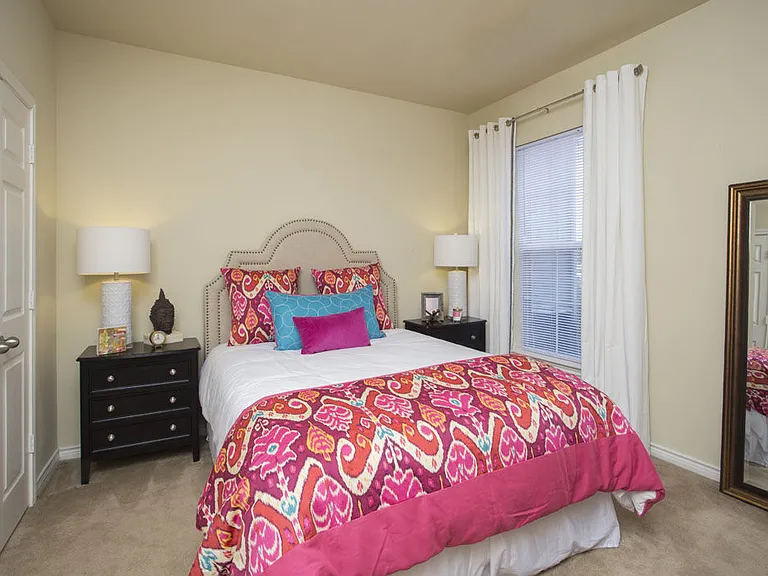 Country Club Pointe Apartment Homes — Photo 12