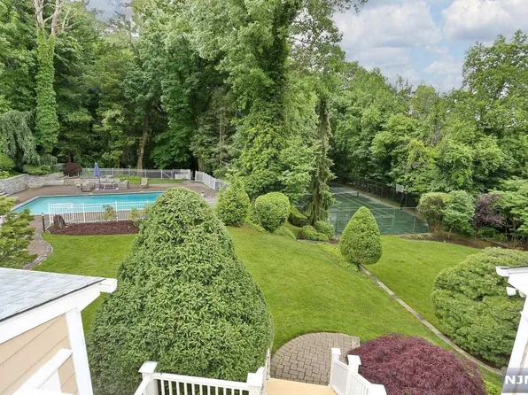 166 Churchill Rd, Tenafly, NJ 07670