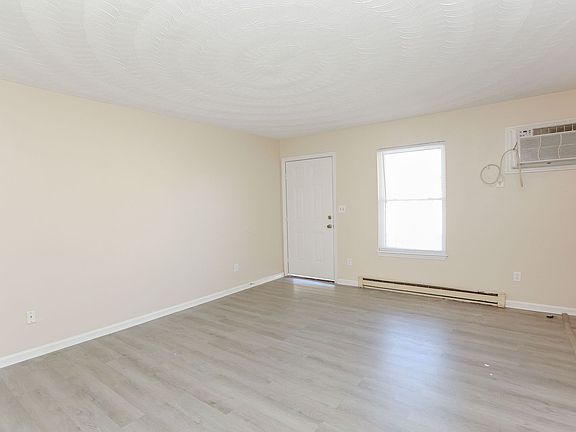 5th image of 201 W 34th St APT 5