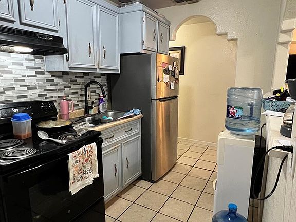 5th image of 6702 Los Lobos Dr