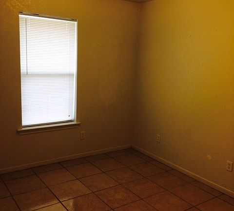 4th image of 1622 Yuma Trl