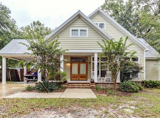 7131 Honeysuckle Rd, Biloxi, MS 39532