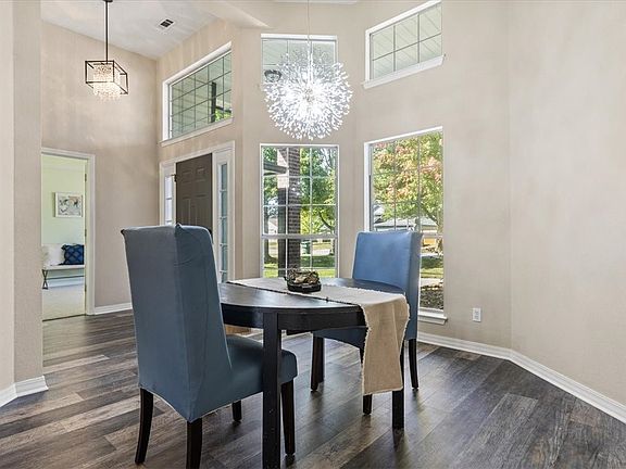 3rd image of 3040 N Quartz Dr