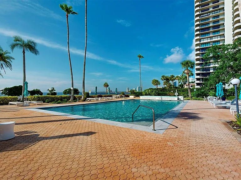 2401 Bayshore Blvd #205 — Photo 21
