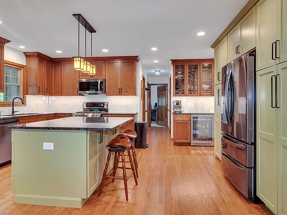 4th image of 420 Apple River Dr