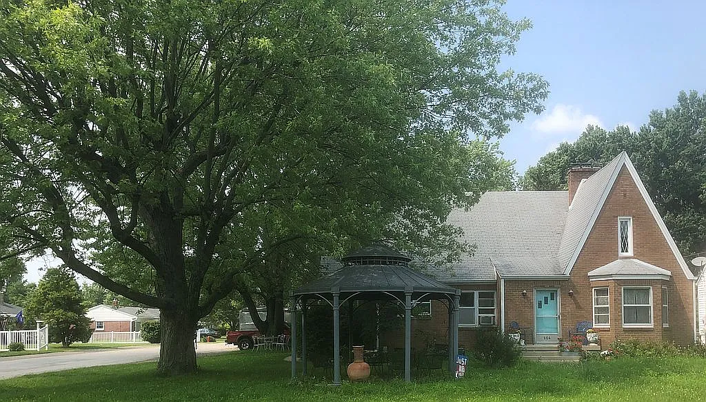 604 Harlan St photo 1