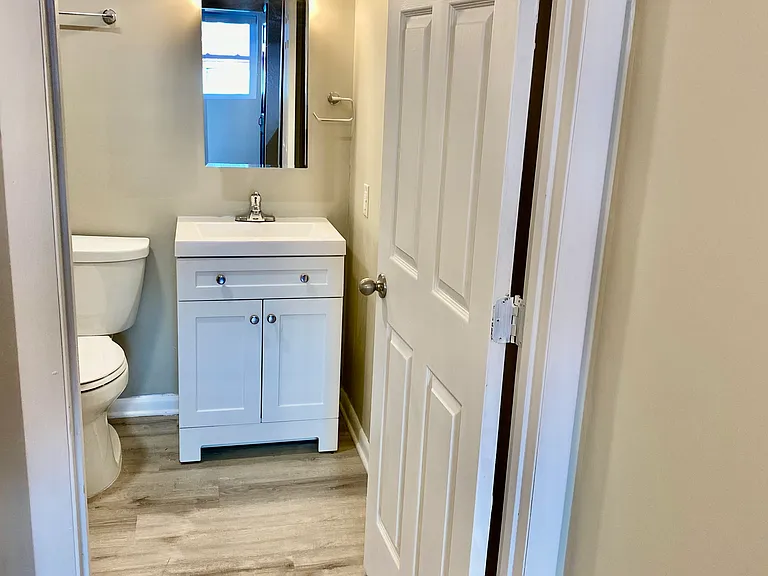 402 Tyson Pl #1 — Photo 9