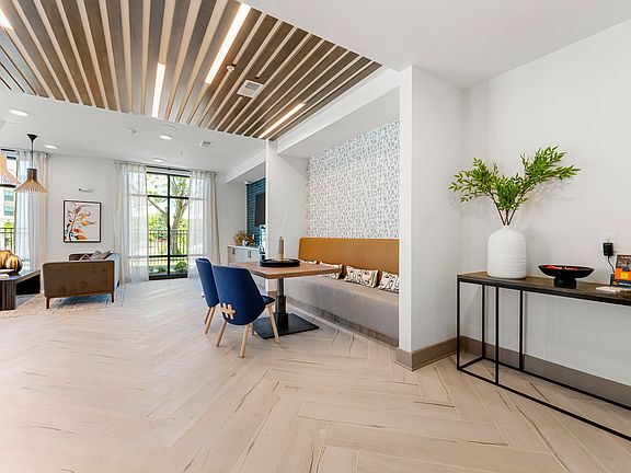 4th image of 2100 Saint Thomas Dr SW #2018