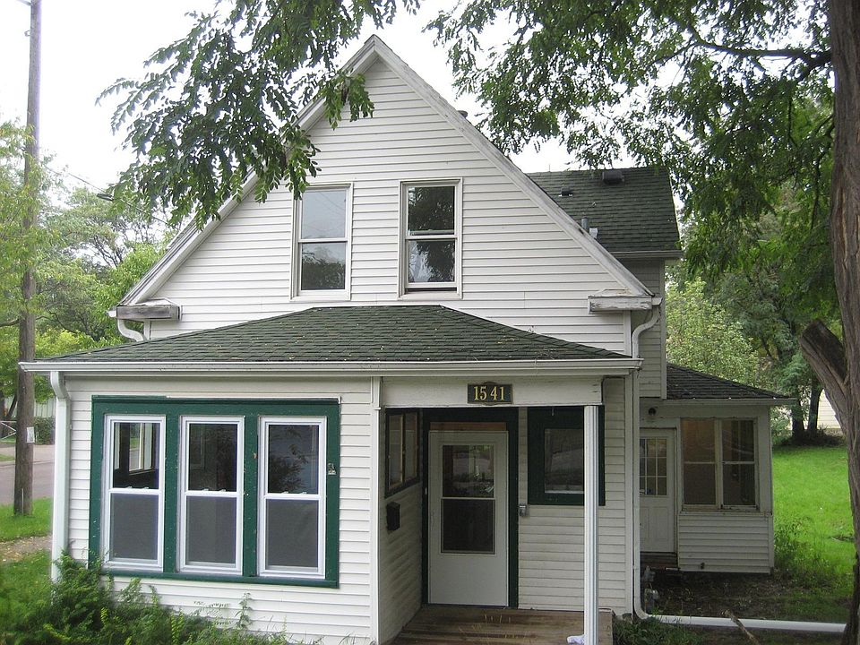 1st image of 1541 7th St E