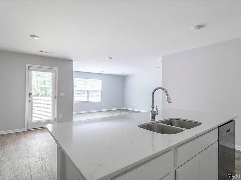 7621 Shaddix St — Photo 20