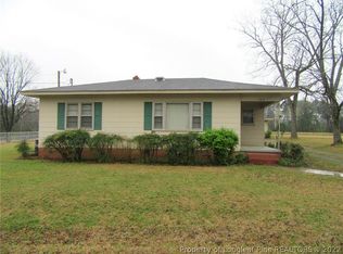 122 Meadowcroft Dr, Fayetteville, NC 28311