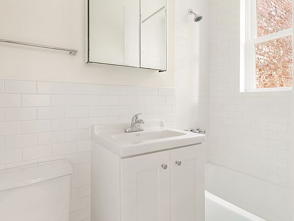 4th image of 30 Horatio St APT 3B