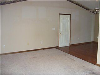 4th image of 155 Oak Dr