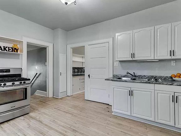 4th image of 341 N Oakland Ave