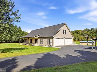 858 Abbie Ln, Kearneysville, WV 25430