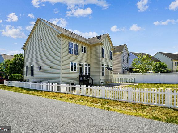 3rd image of 127 Ellison Dr