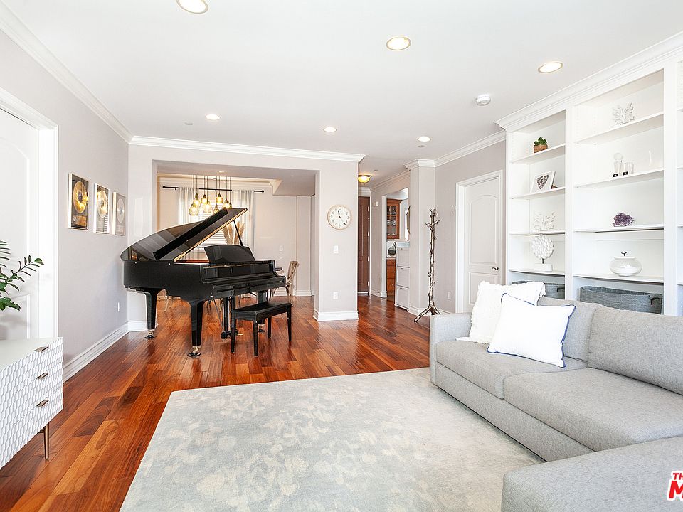 1st image of 837 N Hudson Ave Unit 404