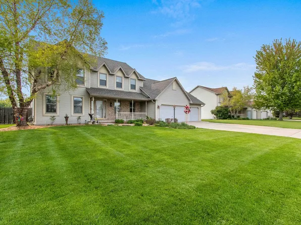 1376 Crystal Rock Ct, De Pere, WI 54115
