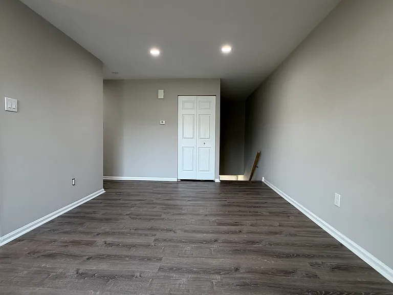 4548 Rosemarie Dr — Photo 3