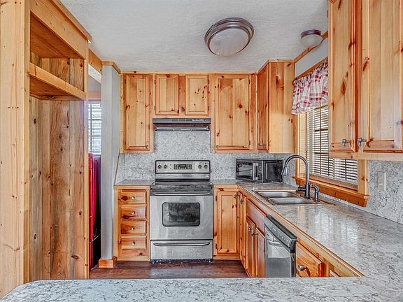 4th image of 133 Gulf Mountain Rd