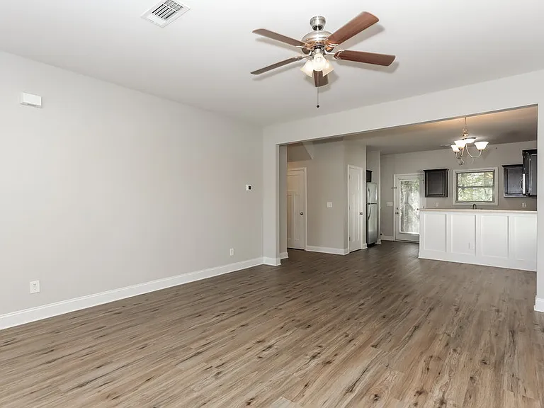 416 Pearl St — Photo 5