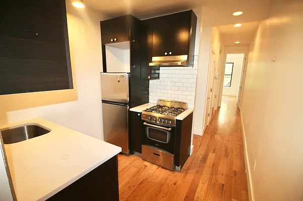 Rented by Delmark Realty LLC | media 23