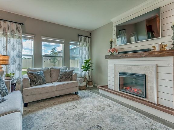 3rd image of 21212 Southern Charm Dr