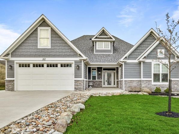 102 Whisper Dunes Dr, Michigan City, IN 46360