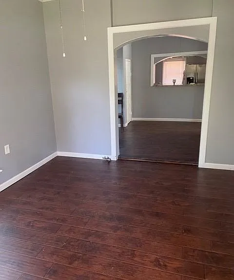 908 Roosevelt St — Photo 3