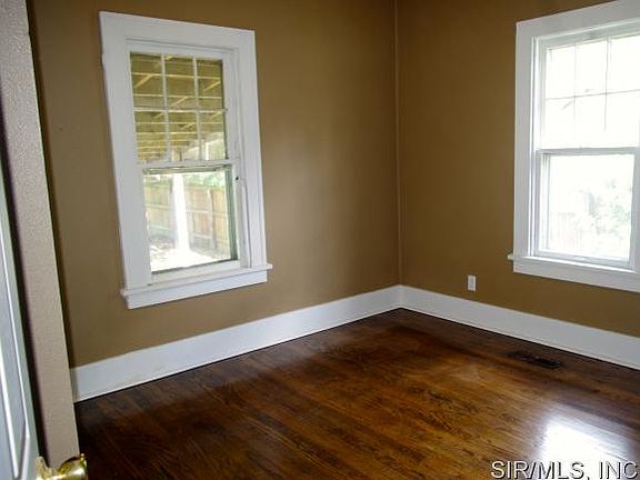 5th image of 237 S Central Ave