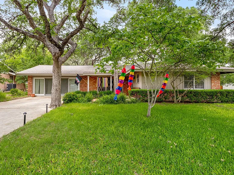 2823 Old Moss Rd — Photo 6