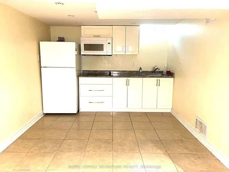 236 Letitia St #BASEMENT — Photo 4