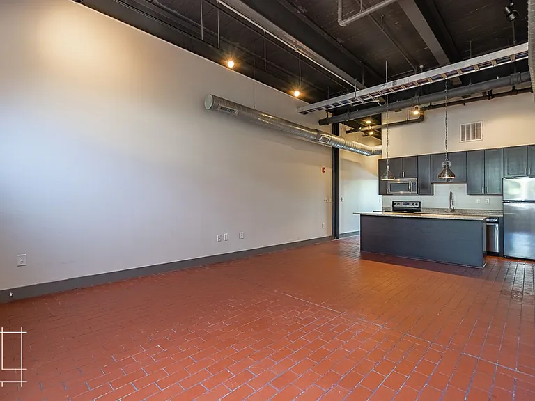 Wonder Bread Lofts — Photo 37