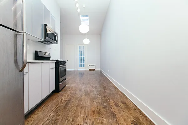 Rented by Nooklyn NYC LLC | media 51