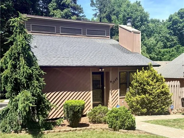 1884 Stonewood Dr SW, Winston Salem, NC 27103