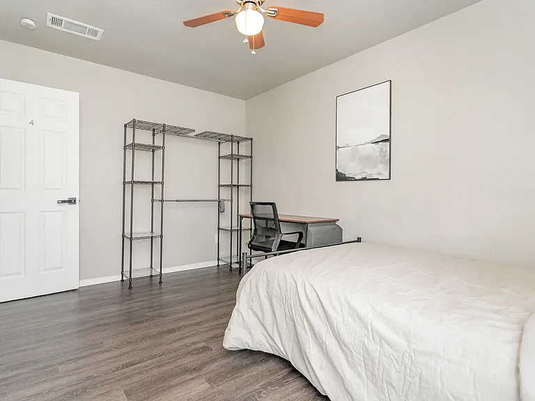 6325 Granbury Rd — Photo 20