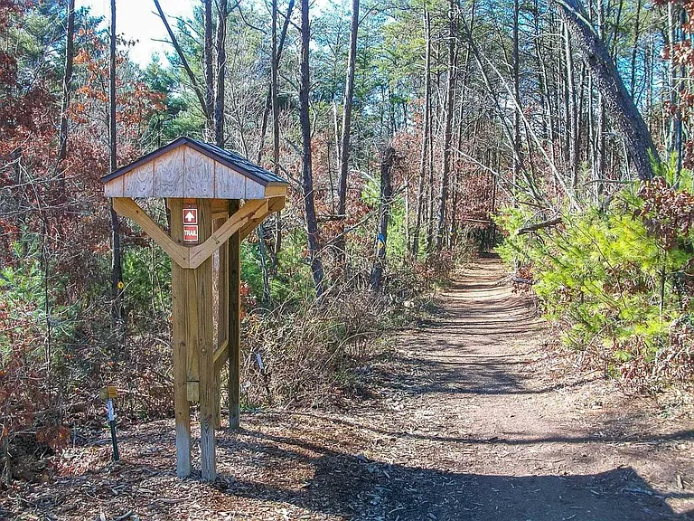 18 Robin Ln — Photo 8