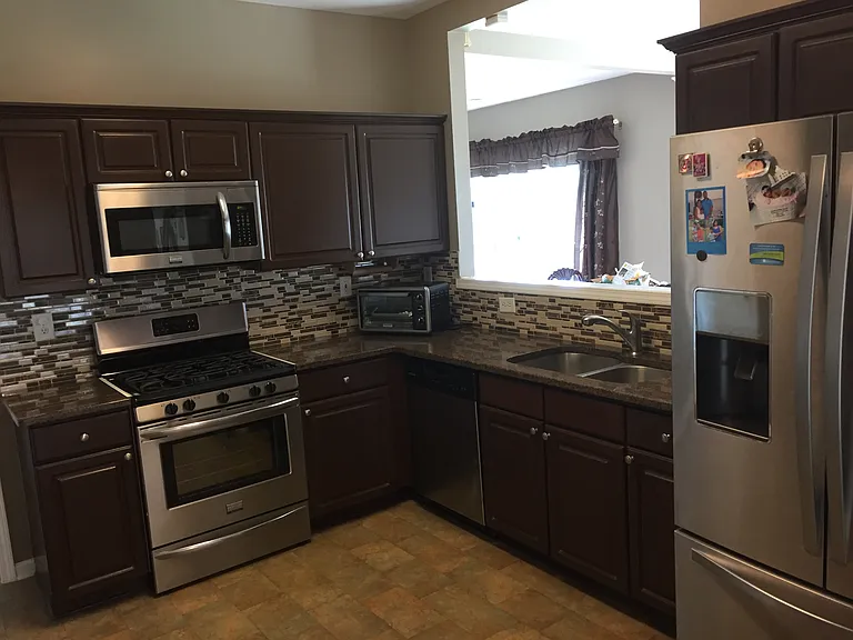 6075 Pattingham Dr — Photo 33