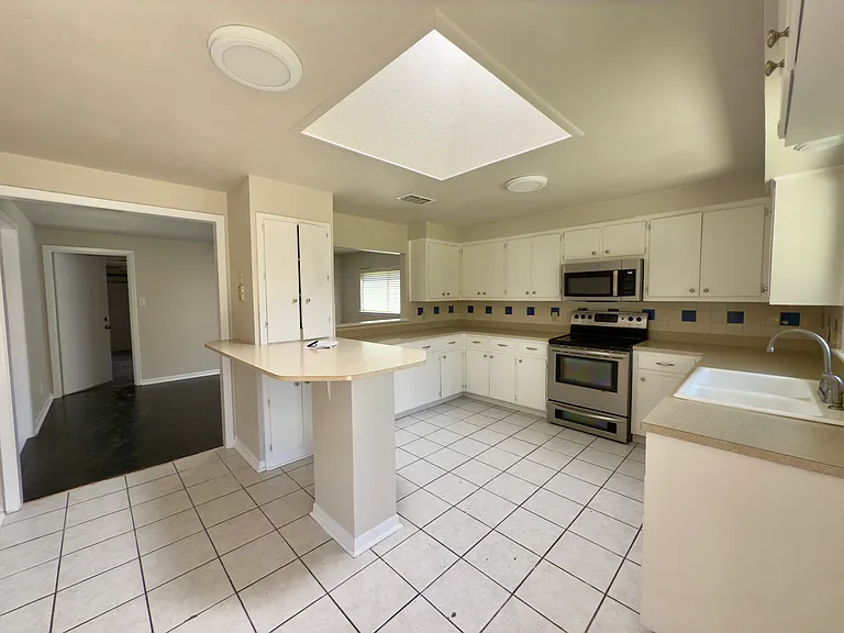 113 Shady Oak Dr — Photo 12