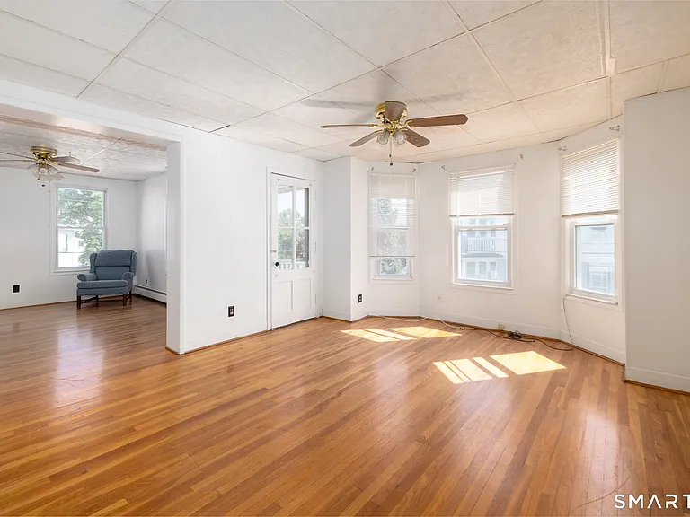 95 Sunnyside Ave — Photo 8