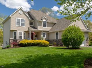 1 Bracken Hill Rd, Hamburg, NJ 07419
