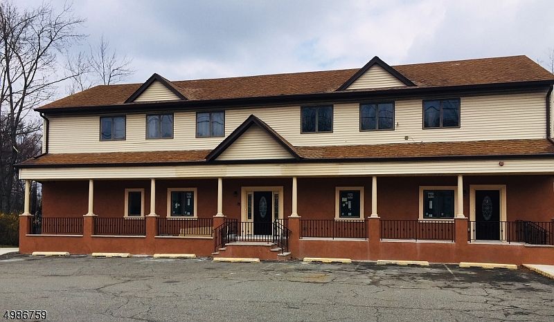 2nd image of 730 Main St Unit 2L