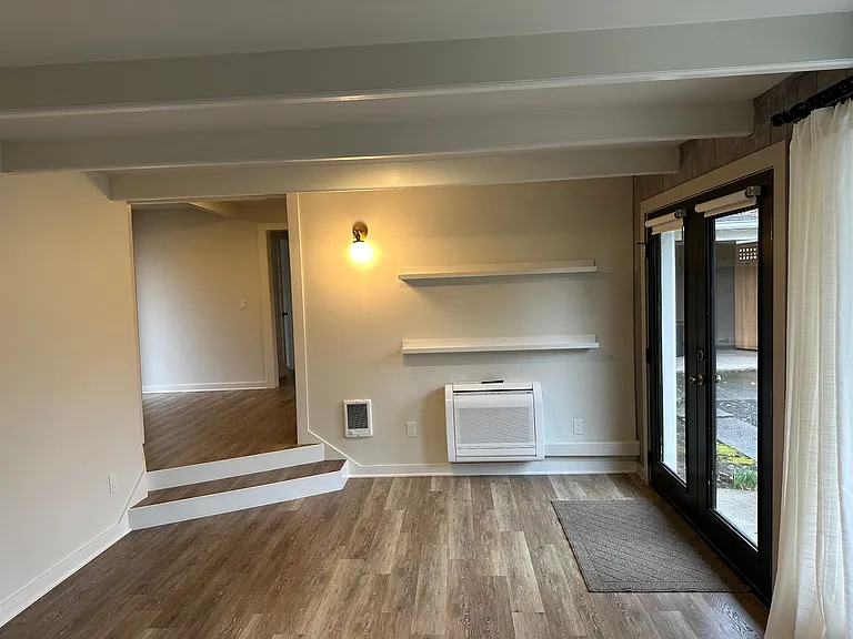 2484 Alder St — Photo 6