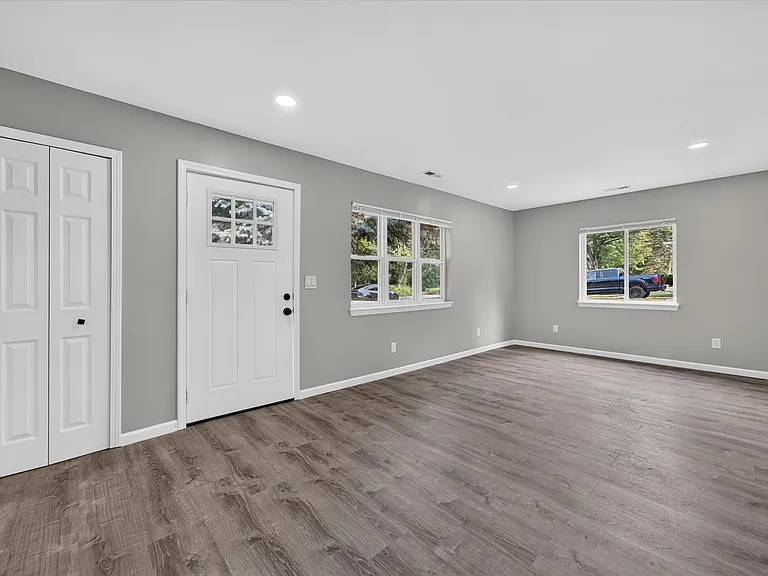 21150 Avon Ln — Photo 22