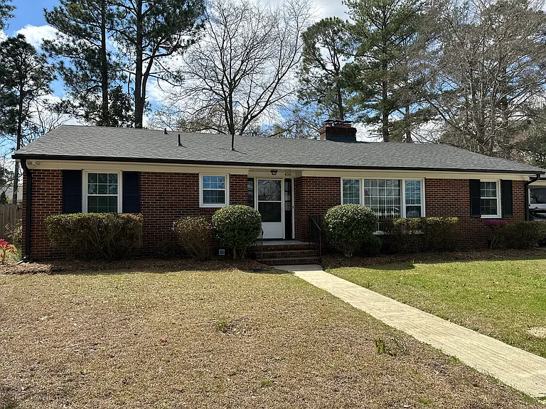 406 Kirkland Dr — Photo 1