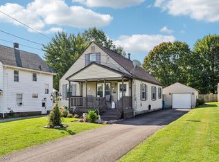21 Edgewater Dr, Poland, OH 44514