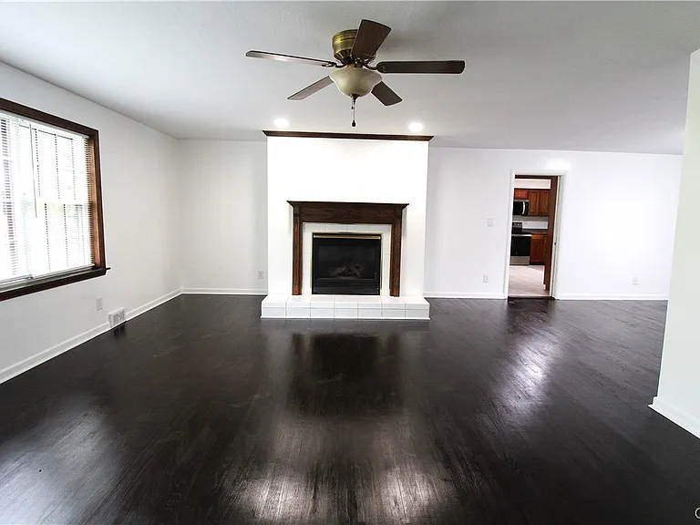 24 Forest Rd — Photo 6