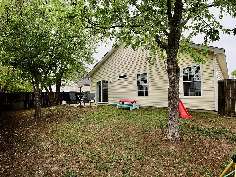1116 Waverly Place Dr — Photo 52