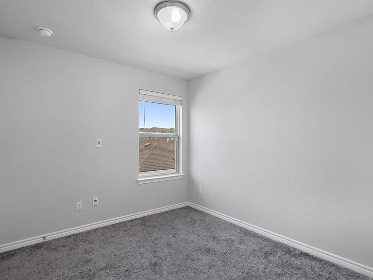 1805 Artesian Springs Xing — Photo 22