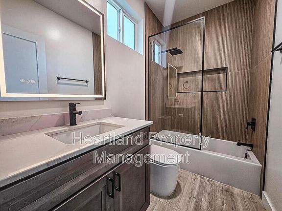 5th image of 3350 Lockwood Dr Unit 1